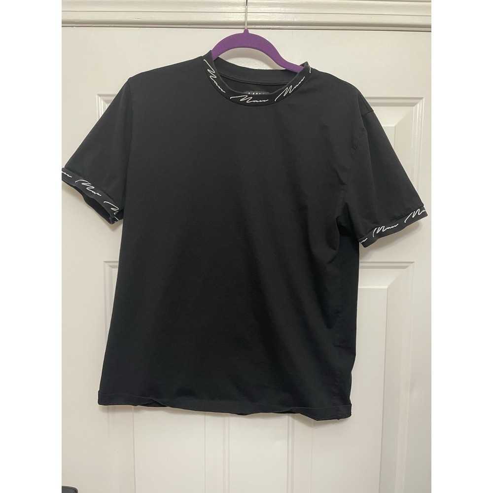 Boohoo Man Men's Black Pullover T-Shirt Size Medium Spell out